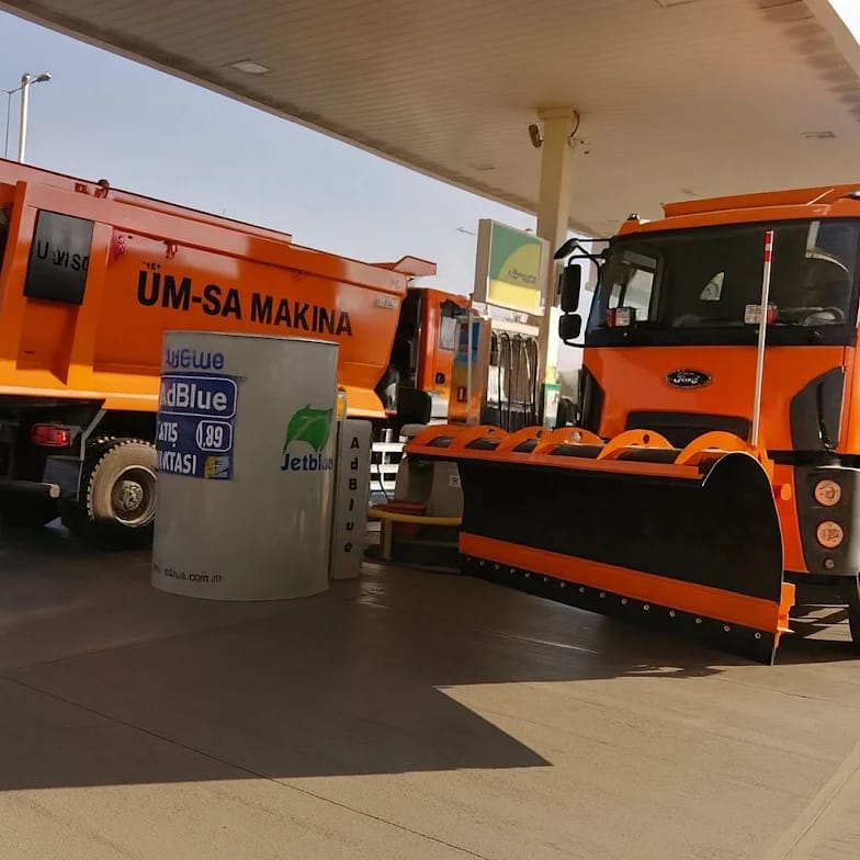 Araçüstü kar küreği ve tuz serici ekipmanı — damper kasa